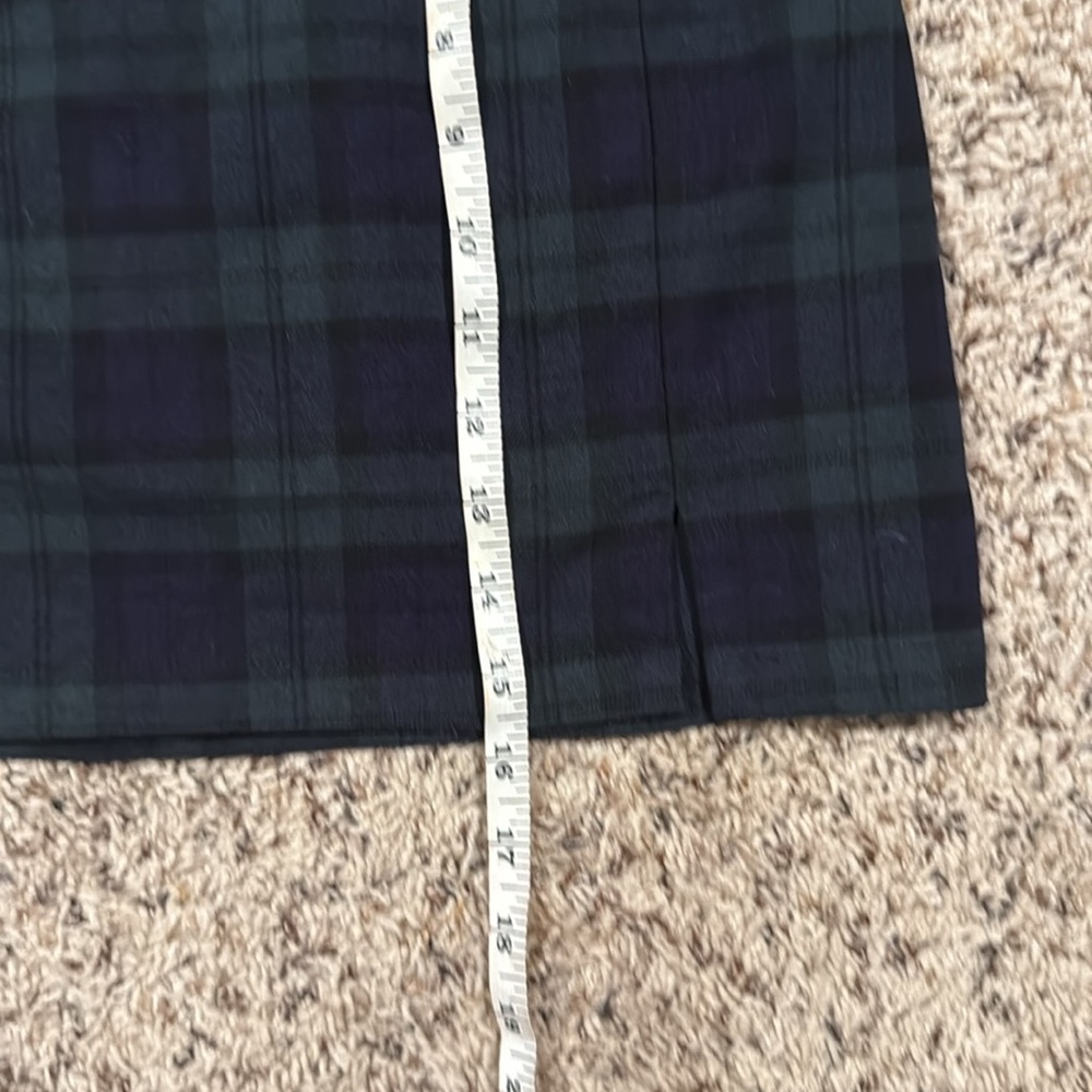 Green and navy blue plaid skirt with two slits on front sides - Picture 5 of 5